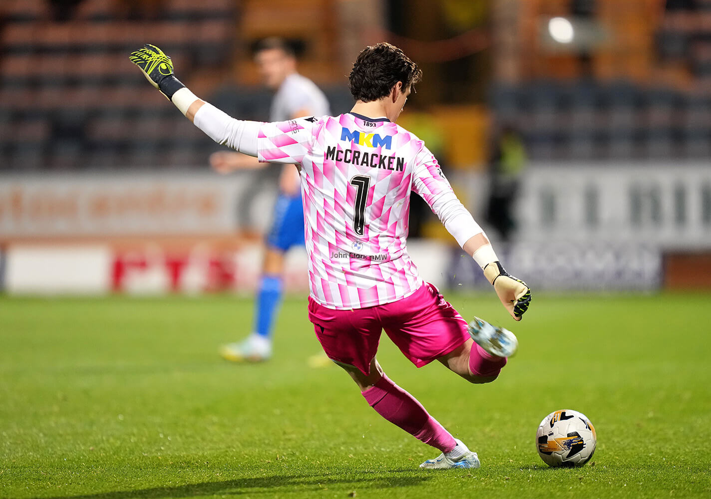 Image showing a goalkeeper wearing the official SPFL font